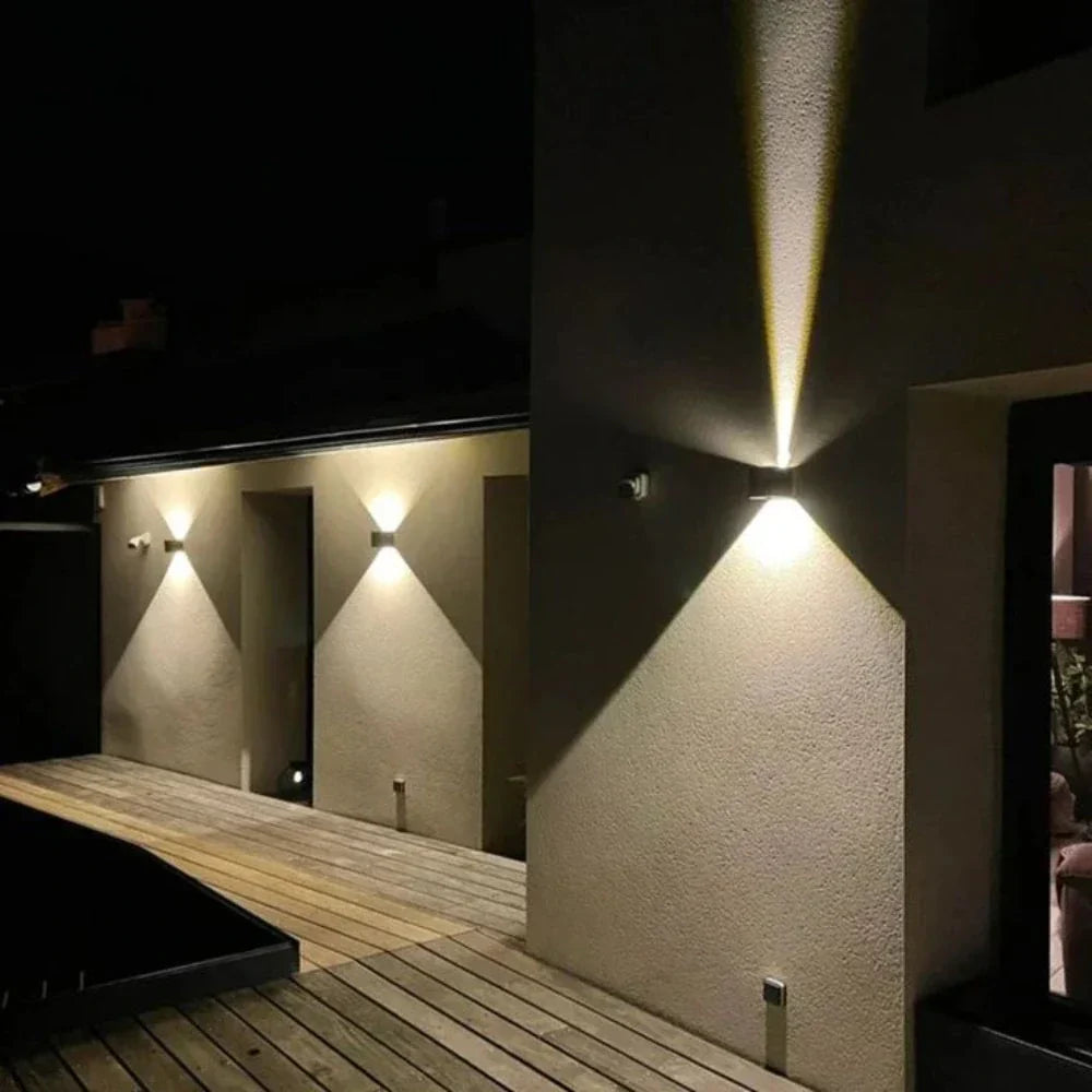 Kalsten | Modern Black Aluminium Wall Light