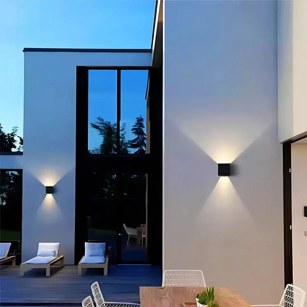 Kalsten | Modern Black Aluminium Wall Light
