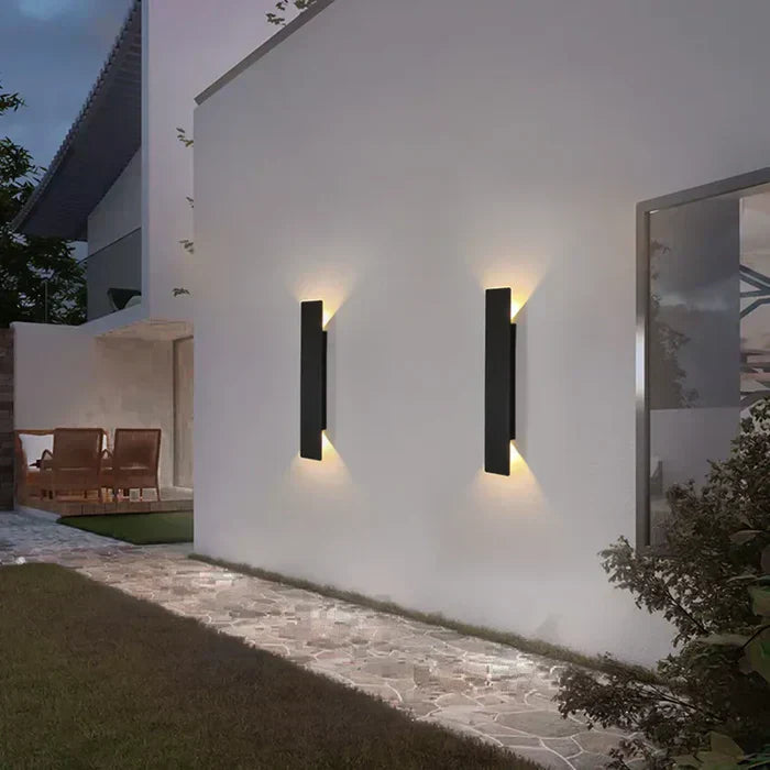 Weatherproof LED Outdoor Wall Lamp