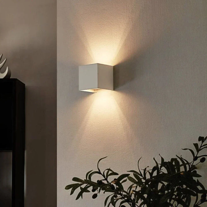 Modern Black Aluminum Wall Lamp Kalsten