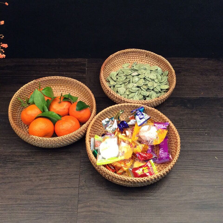 Delicate serving platter made of handcrafted rattan Kalsten