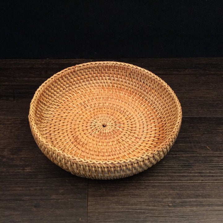 Delicate serving platter made of handcrafted rattan Kalsten