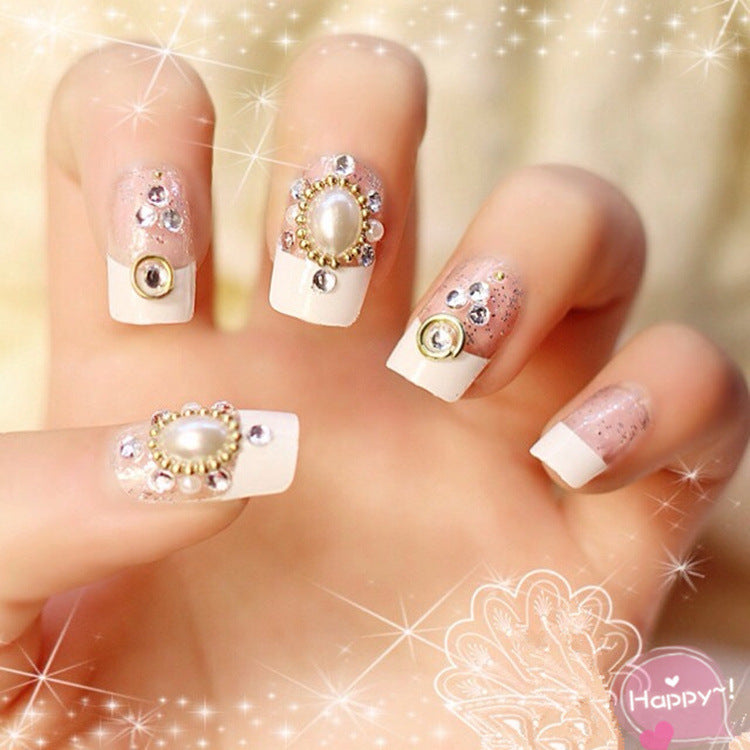 Glamorous Pearl Embellished Press-On Nail Set