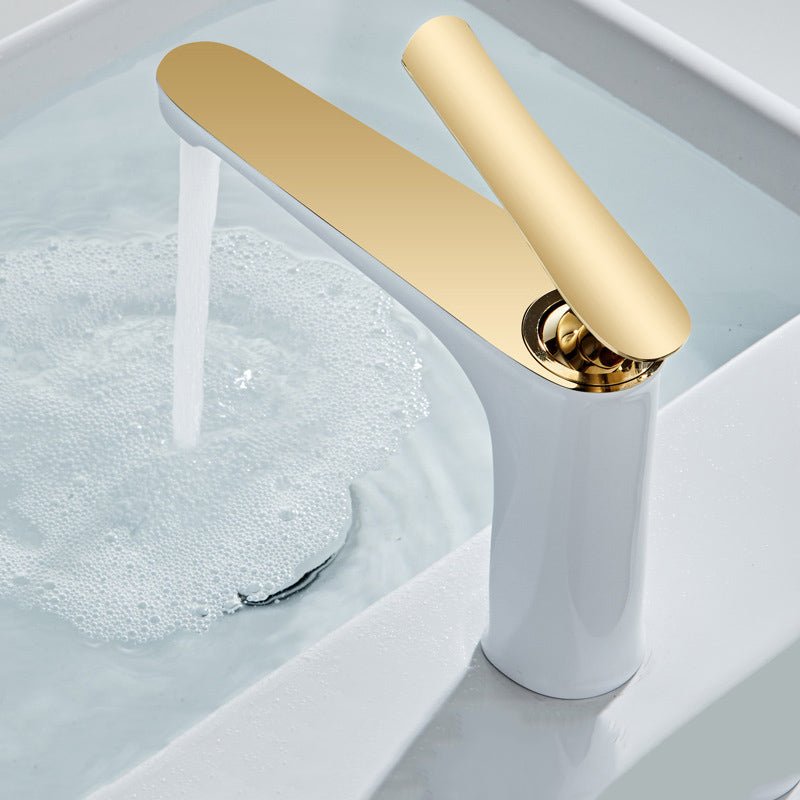 Kalsten | Luxury 1 Handle Sink Bathroom Faucet Round Brass Sink Faucet with Water Hose