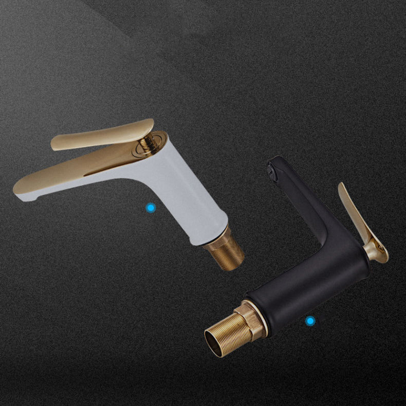 Kalsten | Luxury 1 Handle Sink Bathroom Faucet Round Brass Sink Faucet with Water Hose