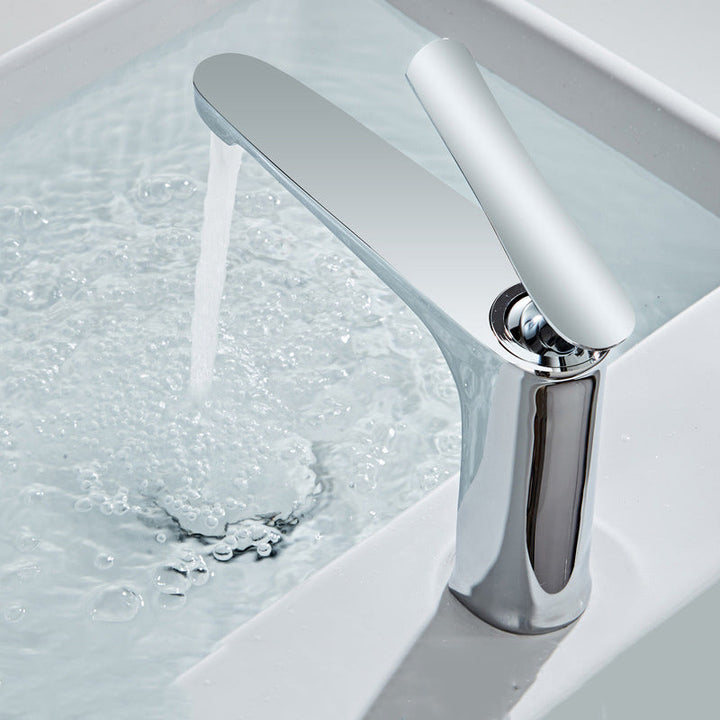 Kalsten | Luxury 1 Handle Sink Bathroom Faucet Round Brass Sink Faucet with Water Hose