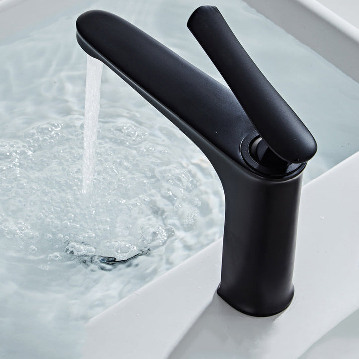 Kalsten | Luxury 1 Handle Sink Bathroom Faucet Round Brass Sink Faucet with Water Hose