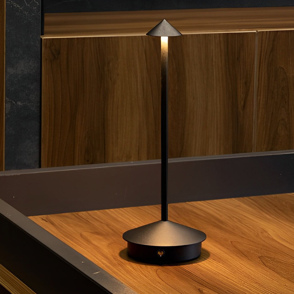 Dimmable USB Table Lamp