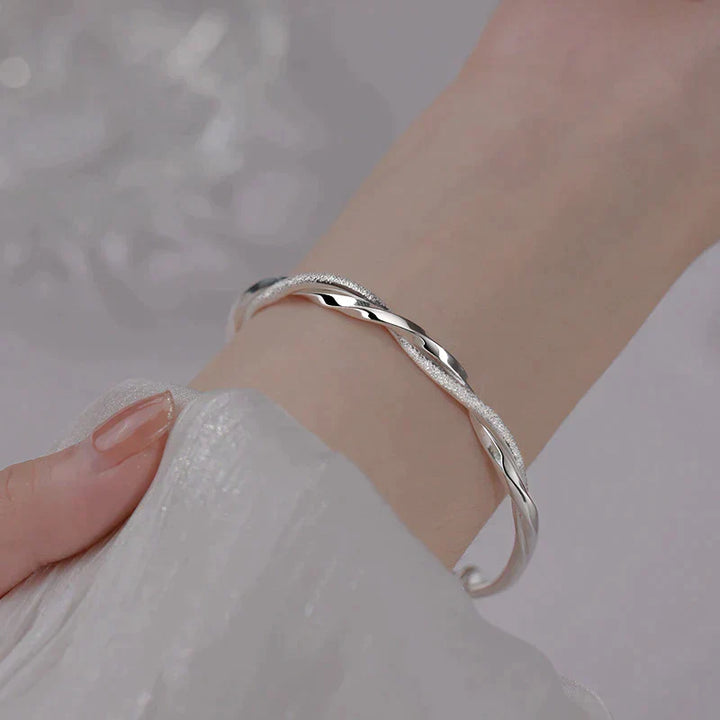 Elegant Twisted Silver Bracelet Kalsten