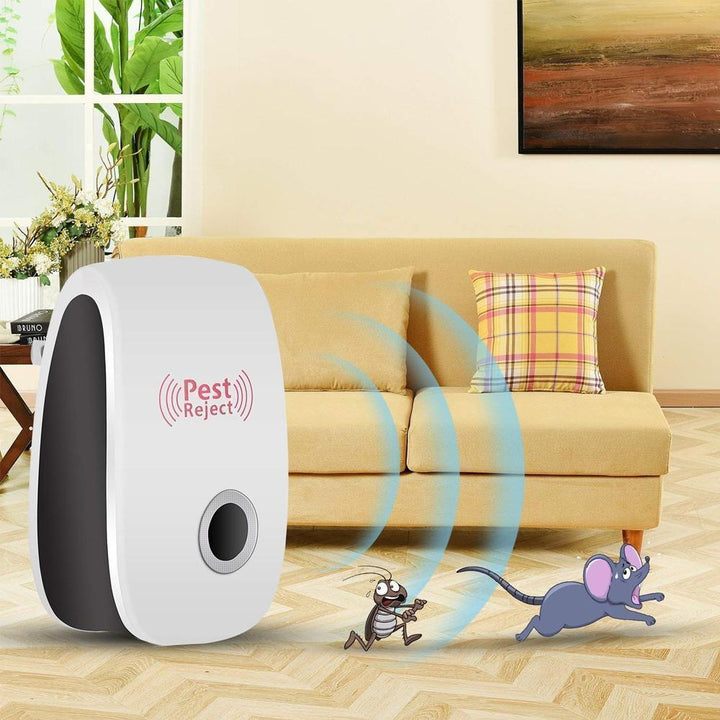 Ultrasonic Pest Repeller – 3-Pack