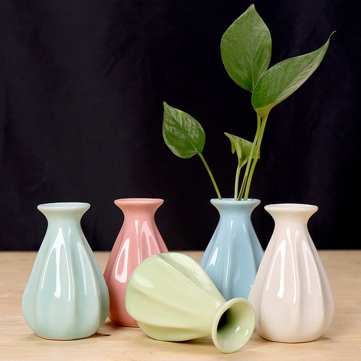 Elegant Ceramic Flower Holder Kalsten