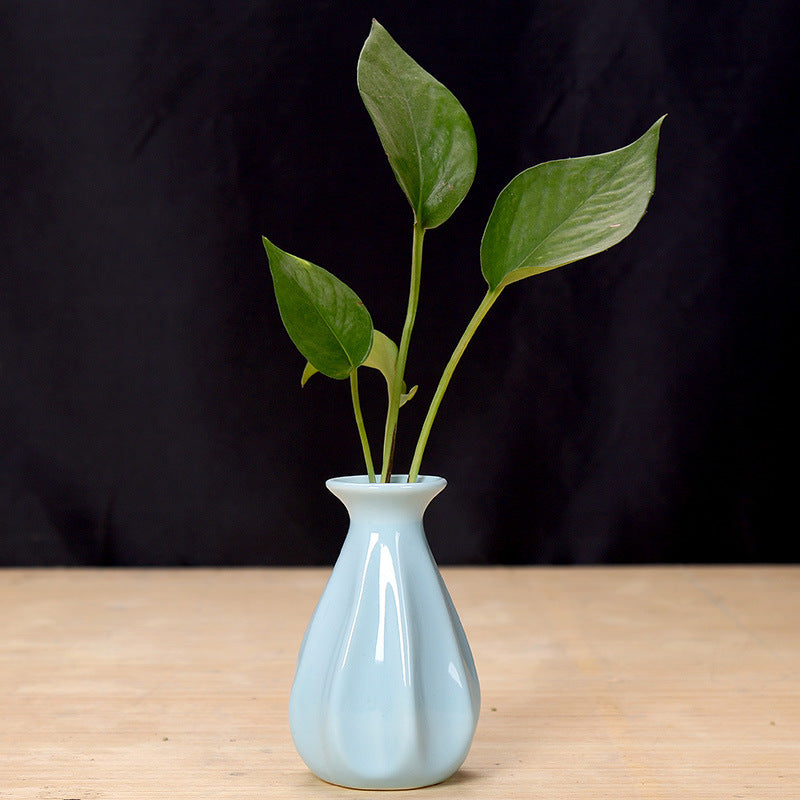 Elegant Ceramic Flower Holder Kalsten