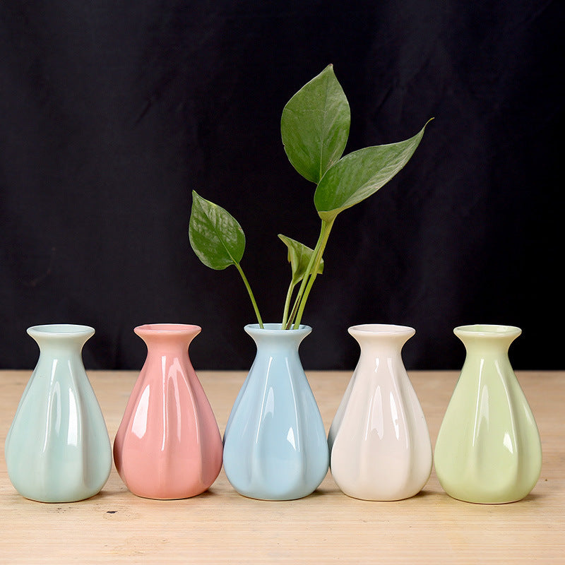 Elegant Ceramic Flower Holder Kalsten