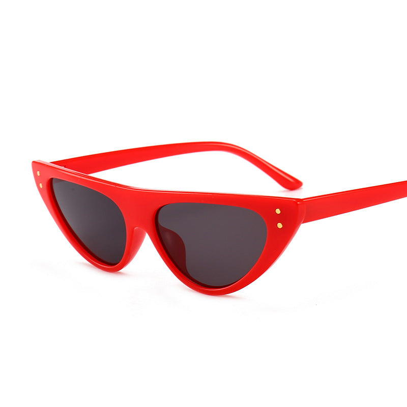 Chic Cat-Eye Sunglasses with Elevated Design Kalsten