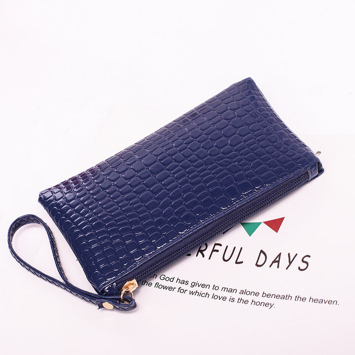 Elegant Crocodile-Patterned Wristlet Clutch