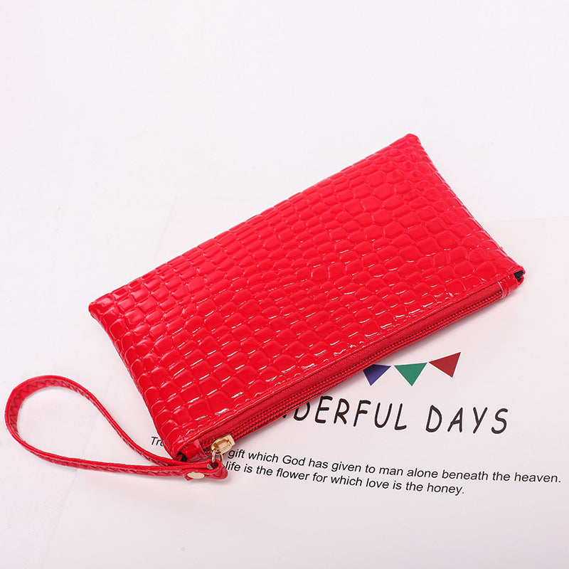 Elegant Crocodile-Patterned Wristlet Clutch