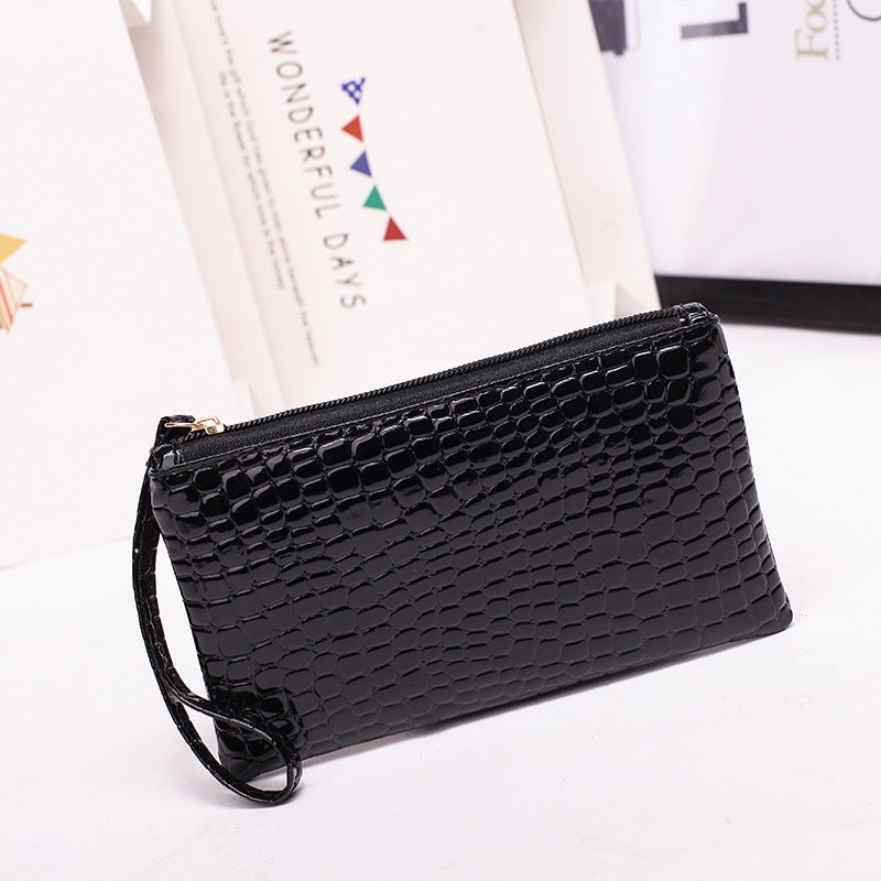 Elegant Crocodile-Patterned Wristlet Clutch