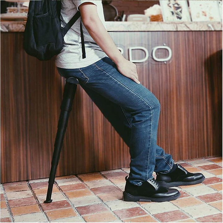 Kalsten | Foldable walking stick with integrated seat for comfort on the go