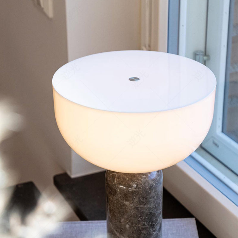 Kalsten | MarbleLuxe Lamp - Luxurious Marble Table Lamp with Golden Accents