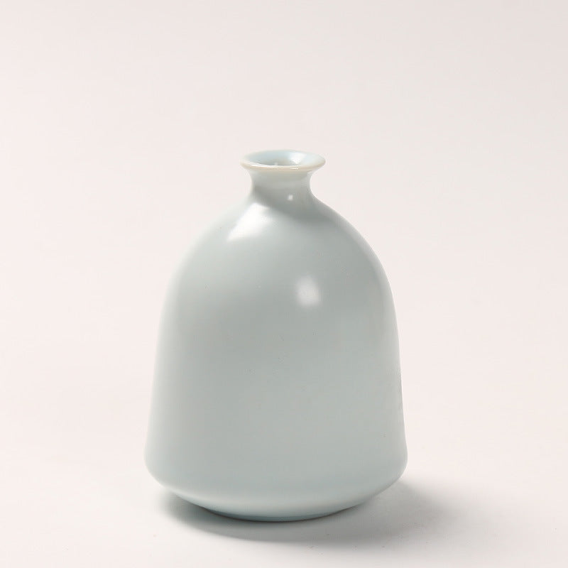 Minimalist Ceramic Bud Vase Kalsten