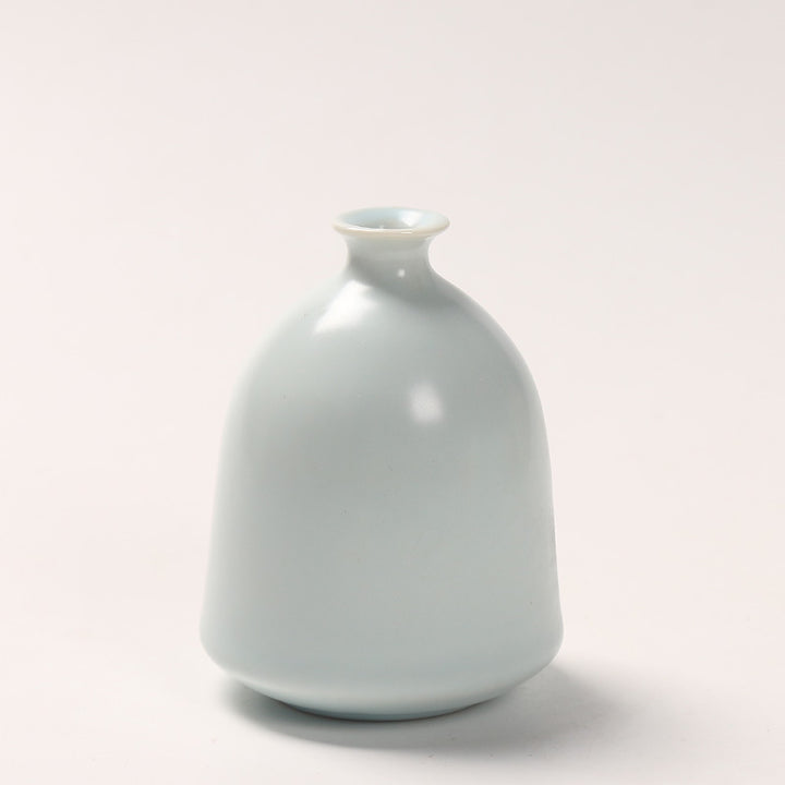 Minimalist Ceramic Bud Vase Kalsten
