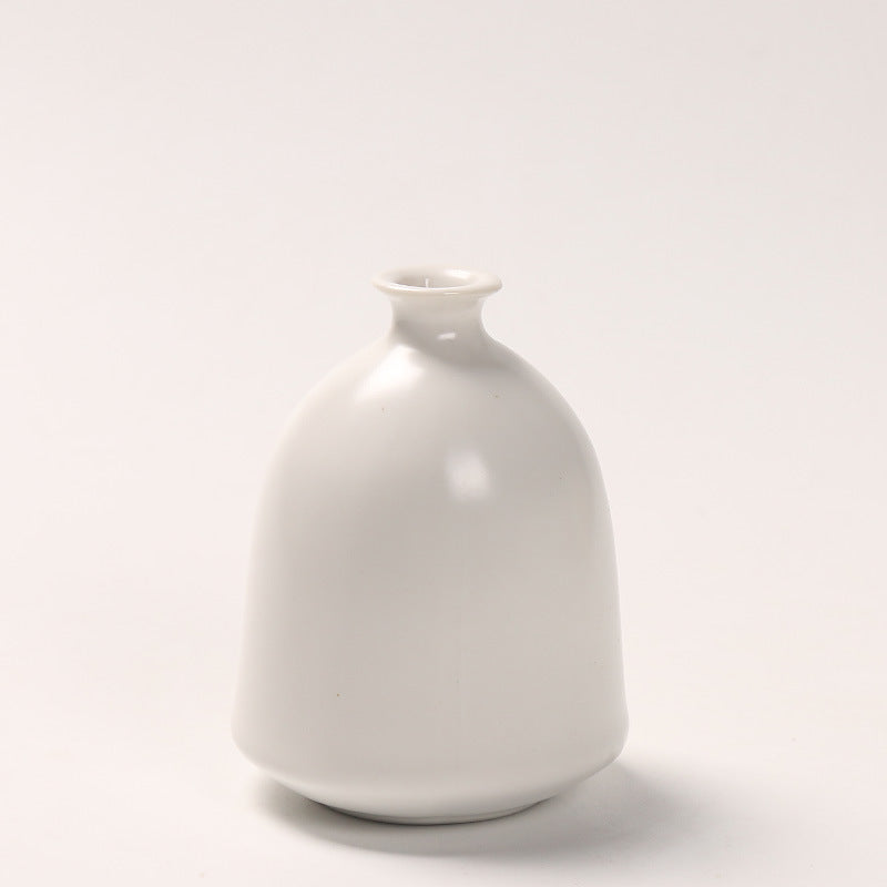 Minimalist Ceramic Bud Vase Kalsten
