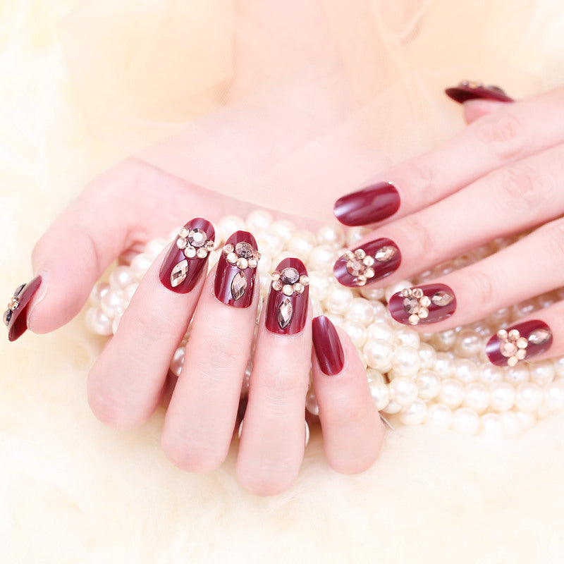 Glamorous Elegant Press-On Nail Set