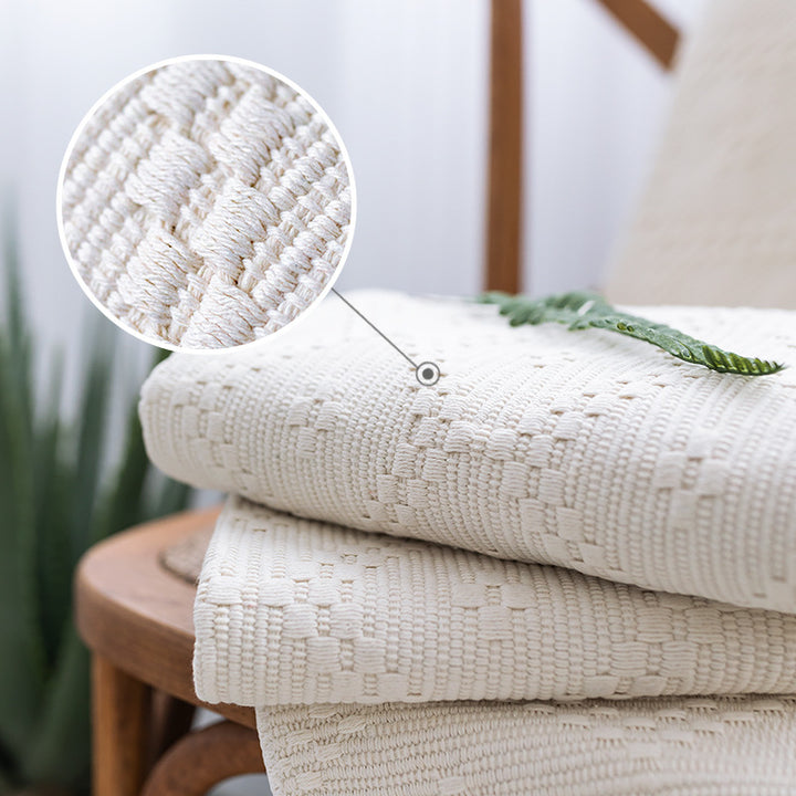Comfort bath mat made of voluminous cotton blend with textured diamond tuft and non-slip latex backing