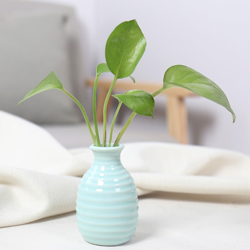 Modern Textured Ceramic Bud Vase Kalsten