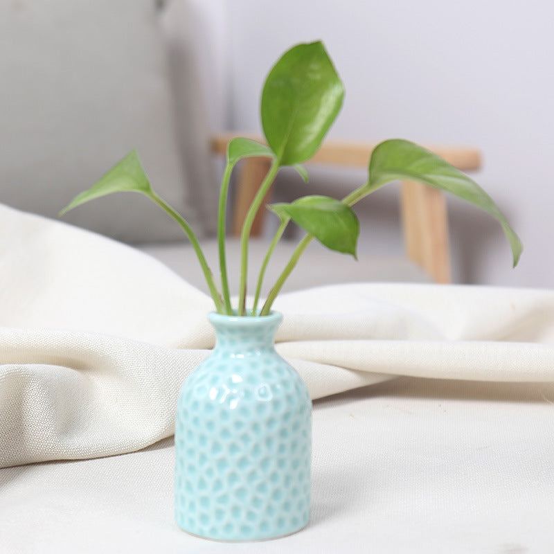 Textured Ceramic Plant Holder Kalsten