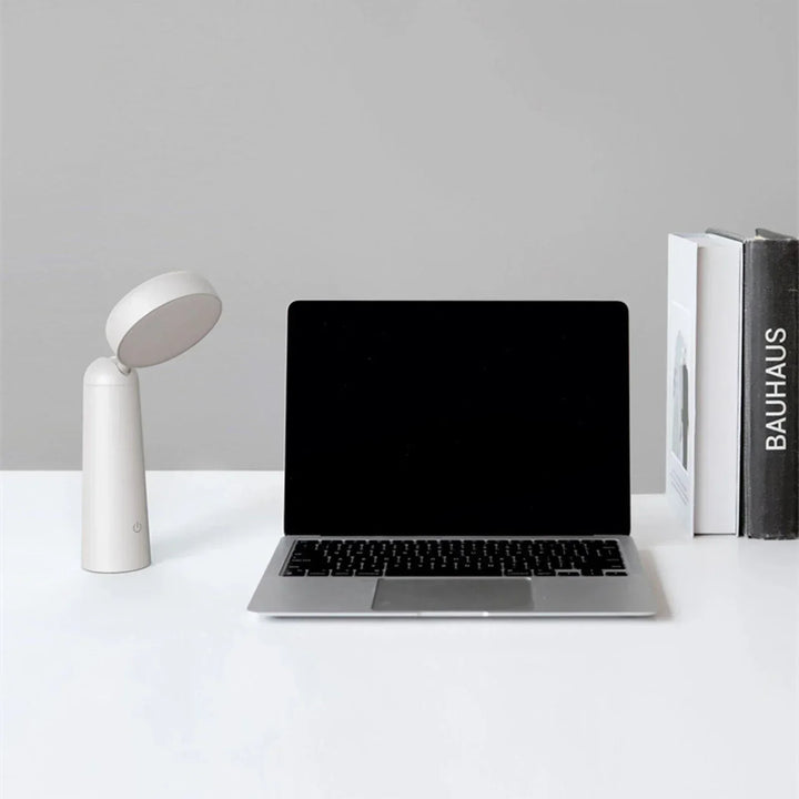 Modern Black Table Lamp with Golden Accents – Luxury LED Lighting Kalsten