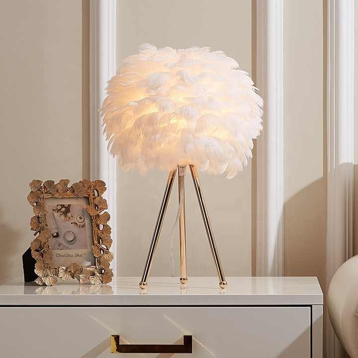 Blossom Table Lamp – Elegant Feather Design with Dimmable Light | Kalsten