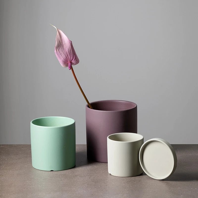 Kalsten | Elegant flowerpot made of ceramic with saucer