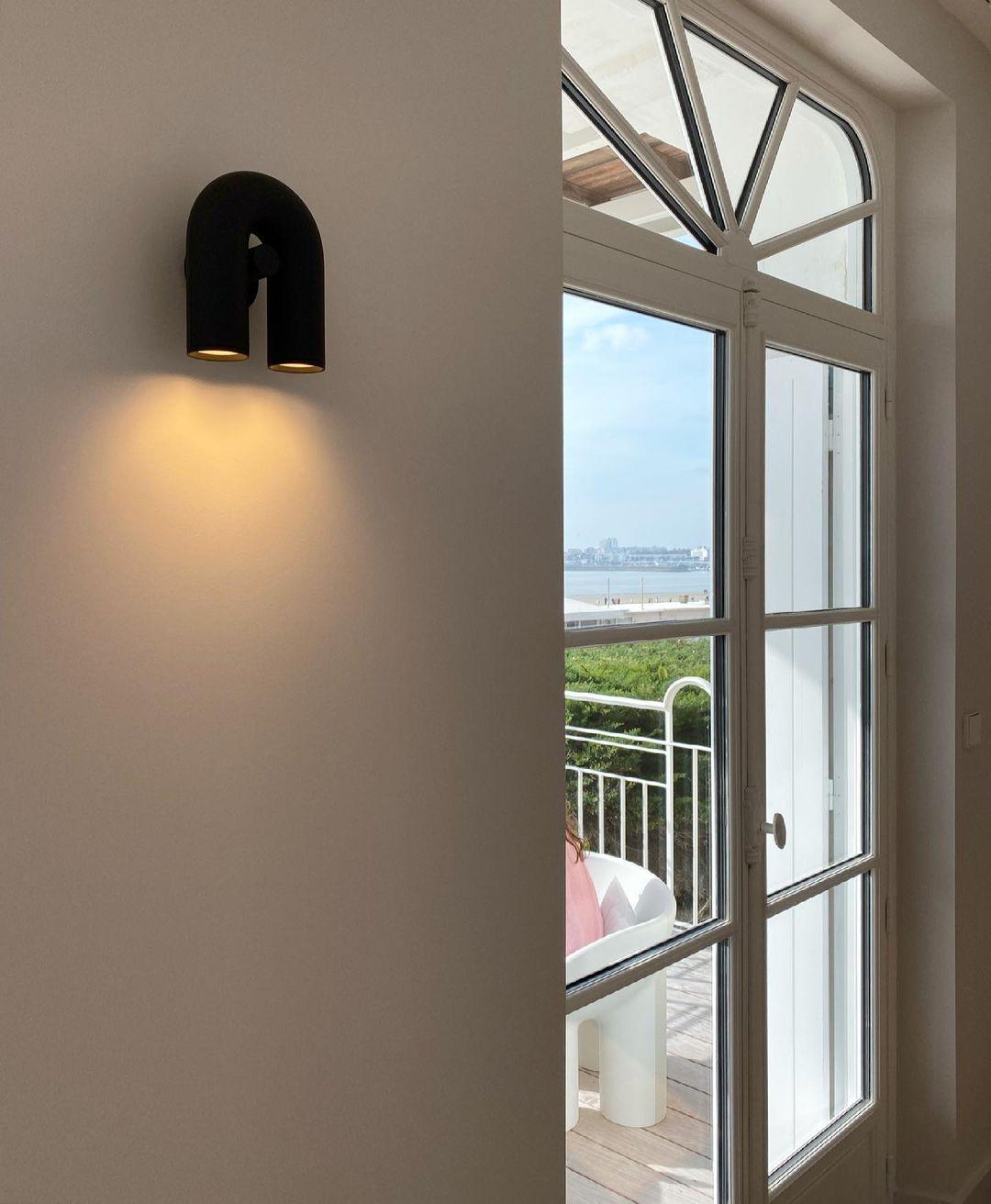 Circus Magic - Playful lighting with U-shaped modules | Kalsten