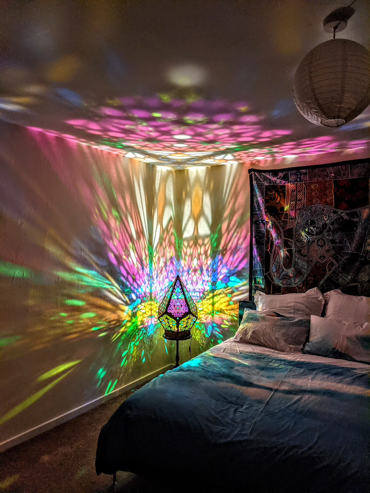Stained Glass Style LED Table Lamp - LumiAura | Kalsten