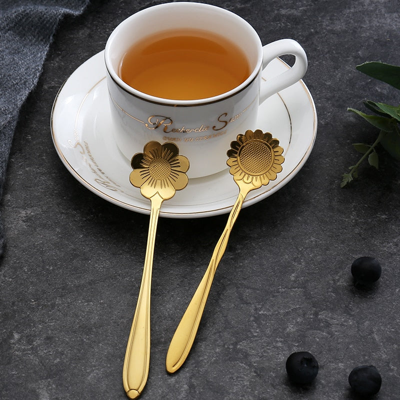 Kalsten | 8-piece stainless steel teaspoon set with flower design
