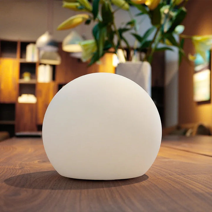 Modern, colorful table lamp without a cable | Kalsten