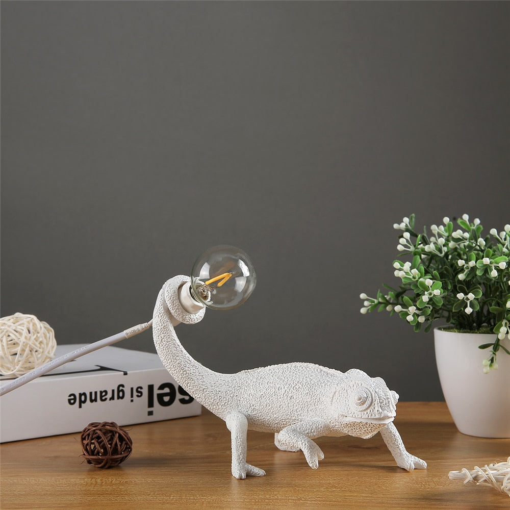 GlowLizard - Resin Lizard Table Lamp | Kalsten