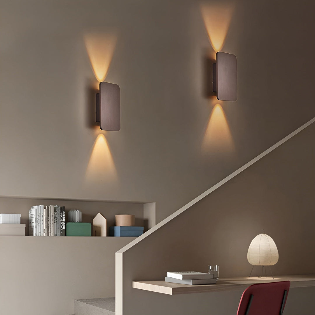 Kalsten | Elegant LED wall lamp in minimalist design for your home