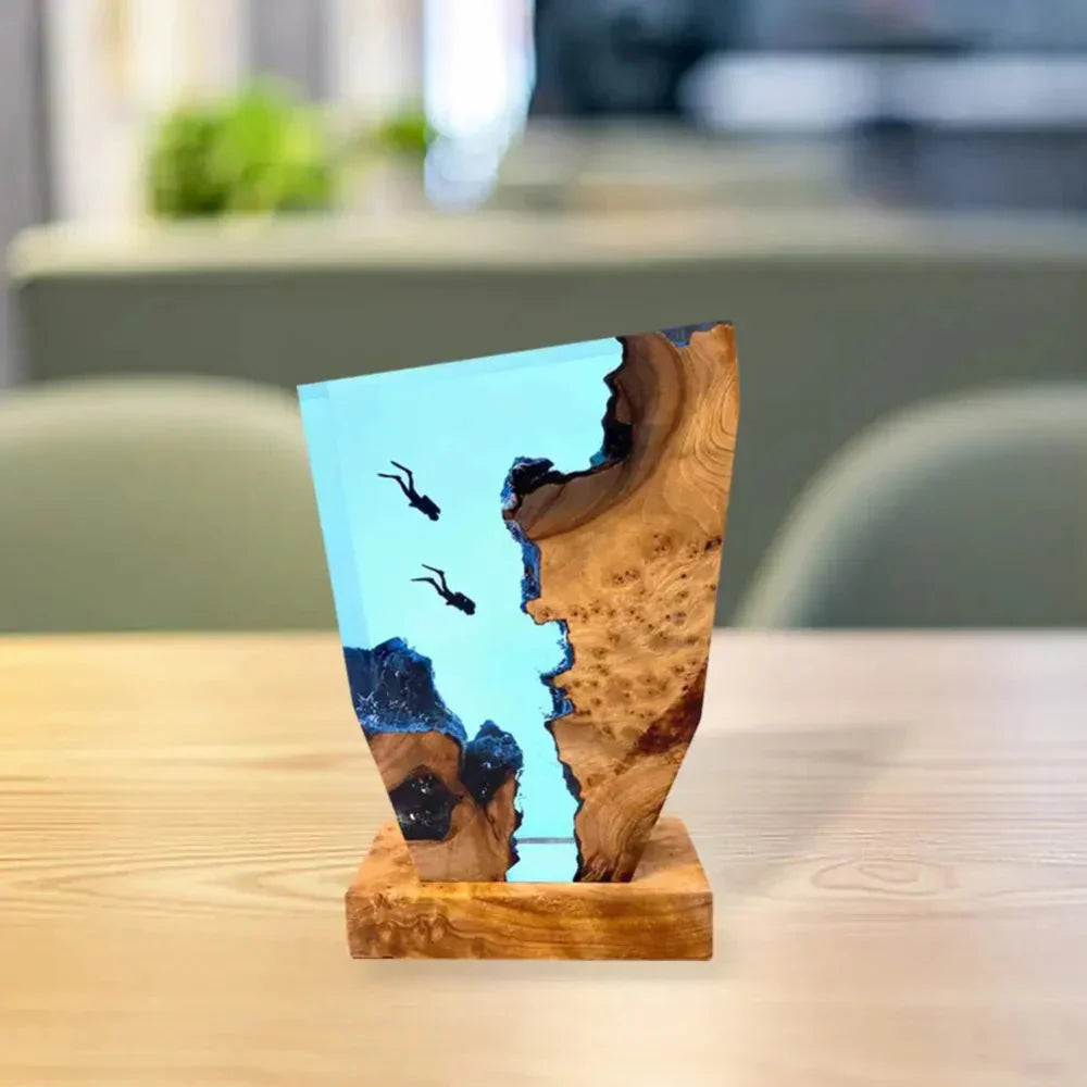 Marideep – Deep Sea Diver Table Lamp with Wooden Base & Ambient Lighting | Kalsten