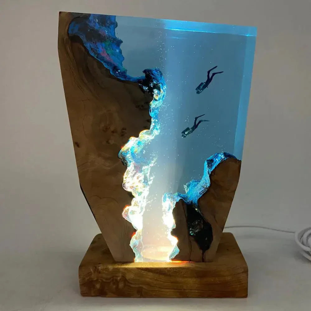 Marideep – Deep Sea Diver Table Lamp with Wooden Base & Ambient Lighting | Kalsten