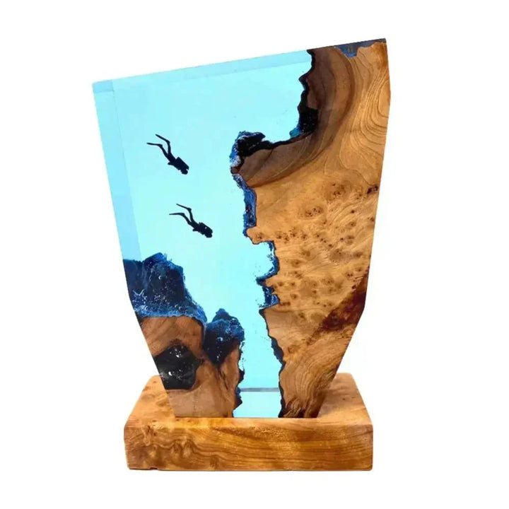 Marideep – Deep Sea Diver Table Lamp with Wooden Base & Ambient Lighting | Kalsten