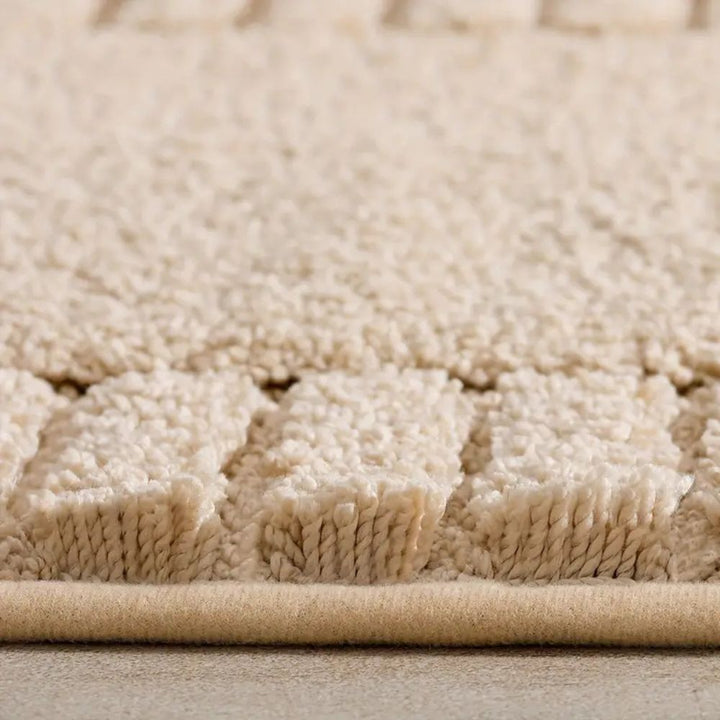 Minimalist Stripe Bath Mat – Soft, Non-Slip & Quick-Dry Rug