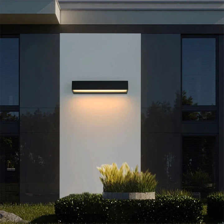 Modern LED wall light for outdoor use - weatherproof, energy-saving, ideal for garden and terrace | Kalsten