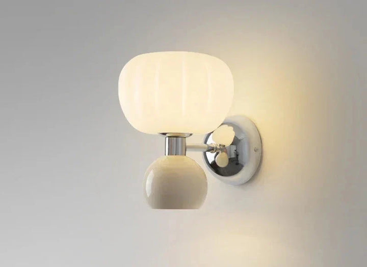 Modern wall sconce with glass lampshade – Elegant LED wall light for bedroom & living room | Kalsten
