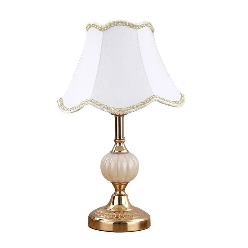 Designer table lamp combining retro with Nordic minimalism | Kalsten