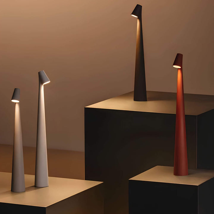 Kalsten | Nordic Elegance Floor Lamp - Stylish and Dimmable Lighting for Modern Interior