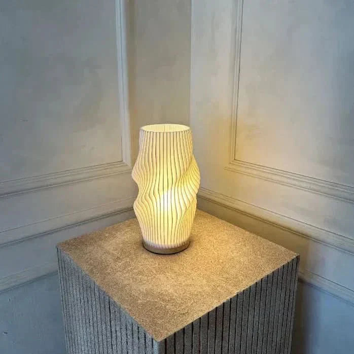 Wavecrest Lamp – Sleek USB-Powered Dimmable Table Lamp | Kalsten
