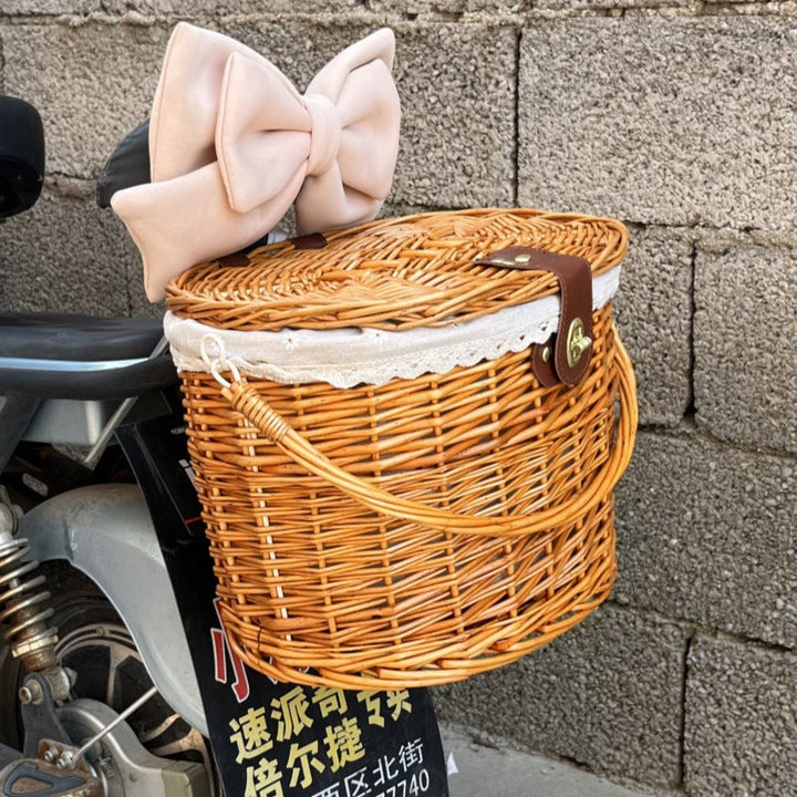 woven rattan bicycle front basket with quick-release mounting system Kalsten