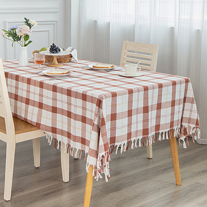 Rectangular checked cotton tablecloth with decorative fringes and light linen finish Kalsten